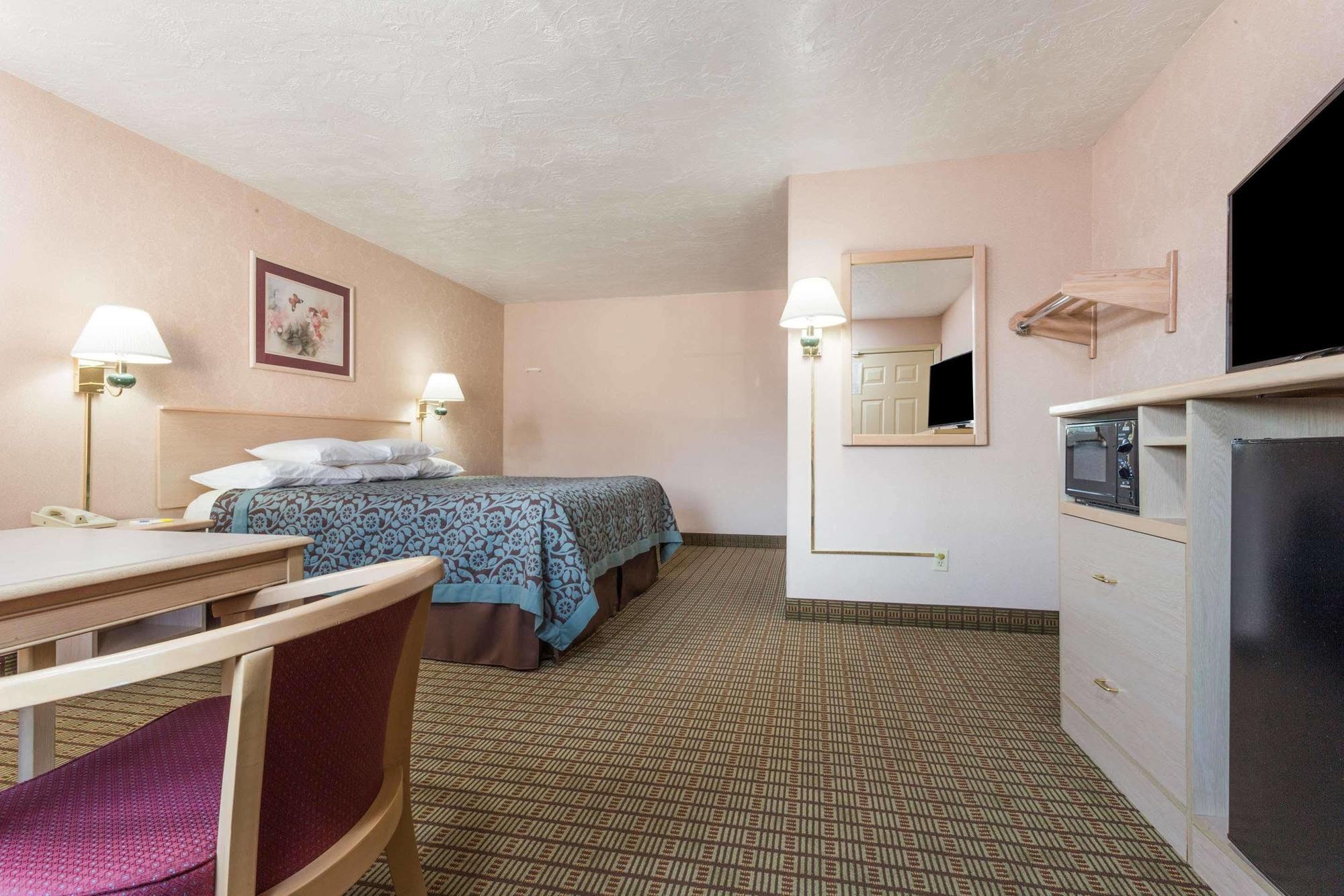 Days Inn By Wyndham Portland Central Exteriér fotografie