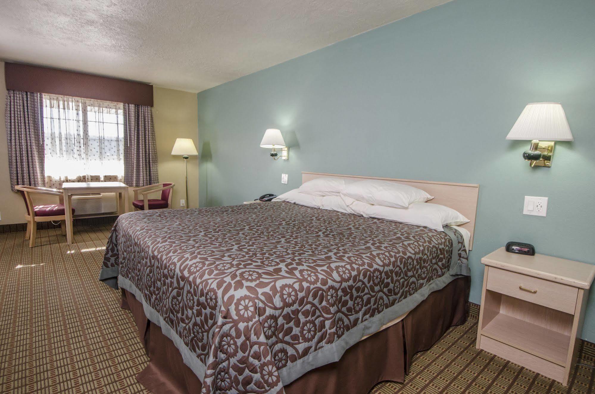 Days Inn By Wyndham Portland Central Exteriér fotografie