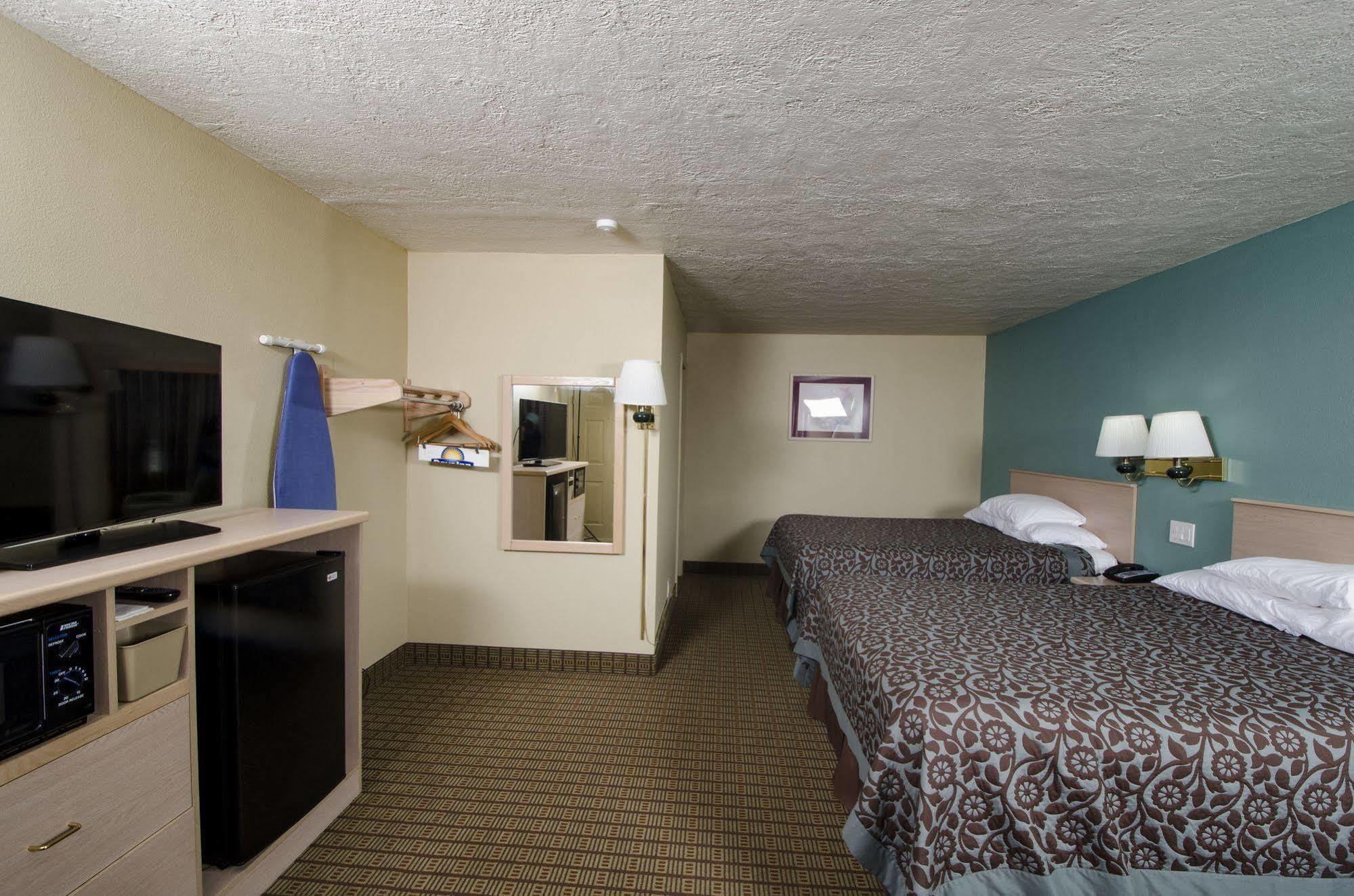 Days Inn By Wyndham Portland Central Exteriér fotografie